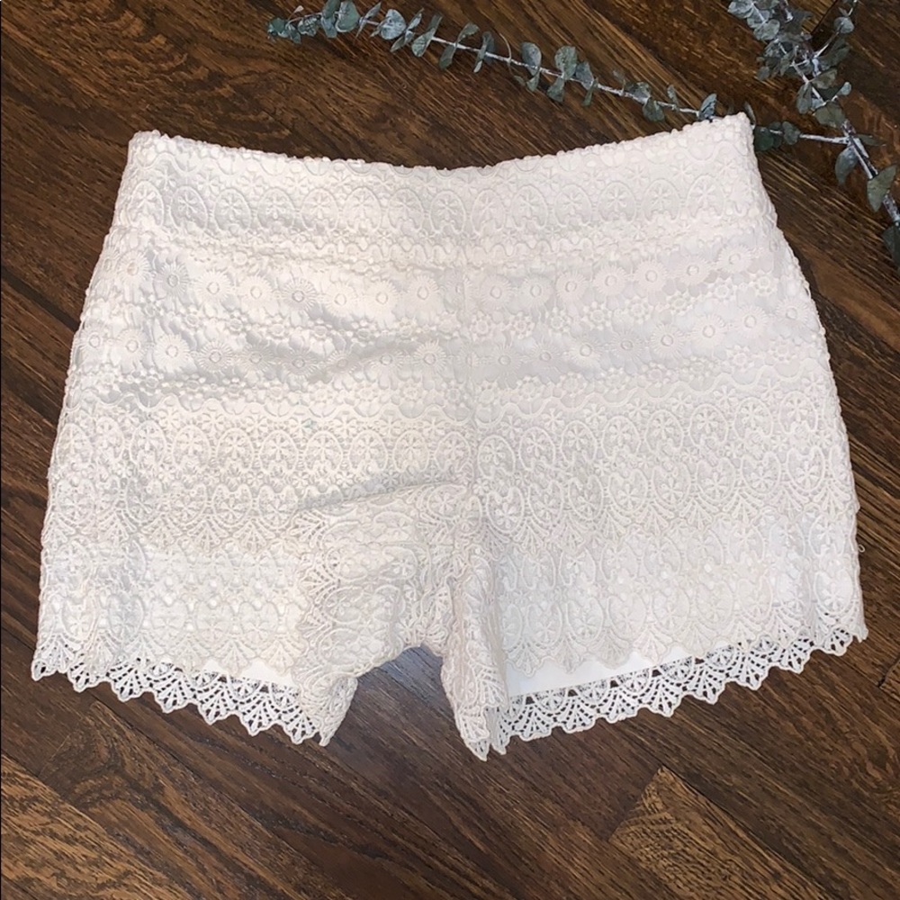 NWOT Loft Riviera White Crochet Short